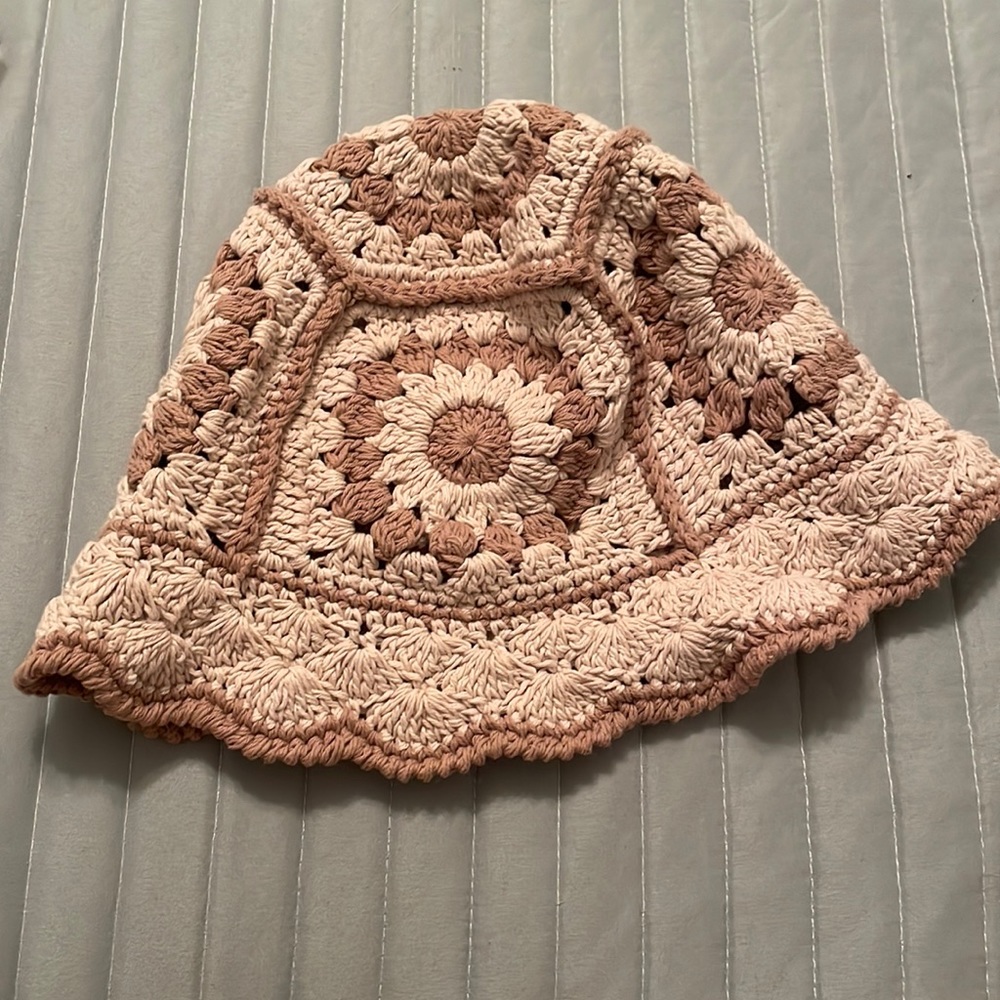 Crochet bucket hat